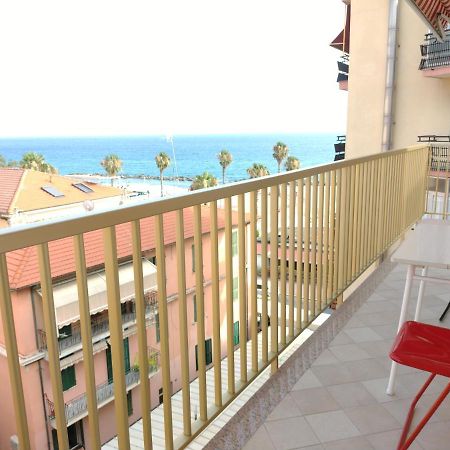 Casa Fronte Mare Ventimiglia Exterior foto