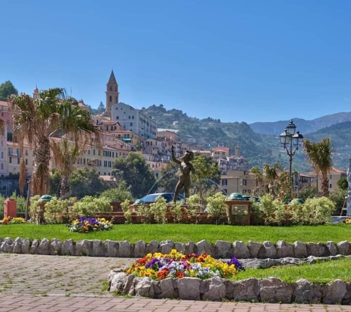 Casa Fronte Mare Ventimiglia Exterior foto