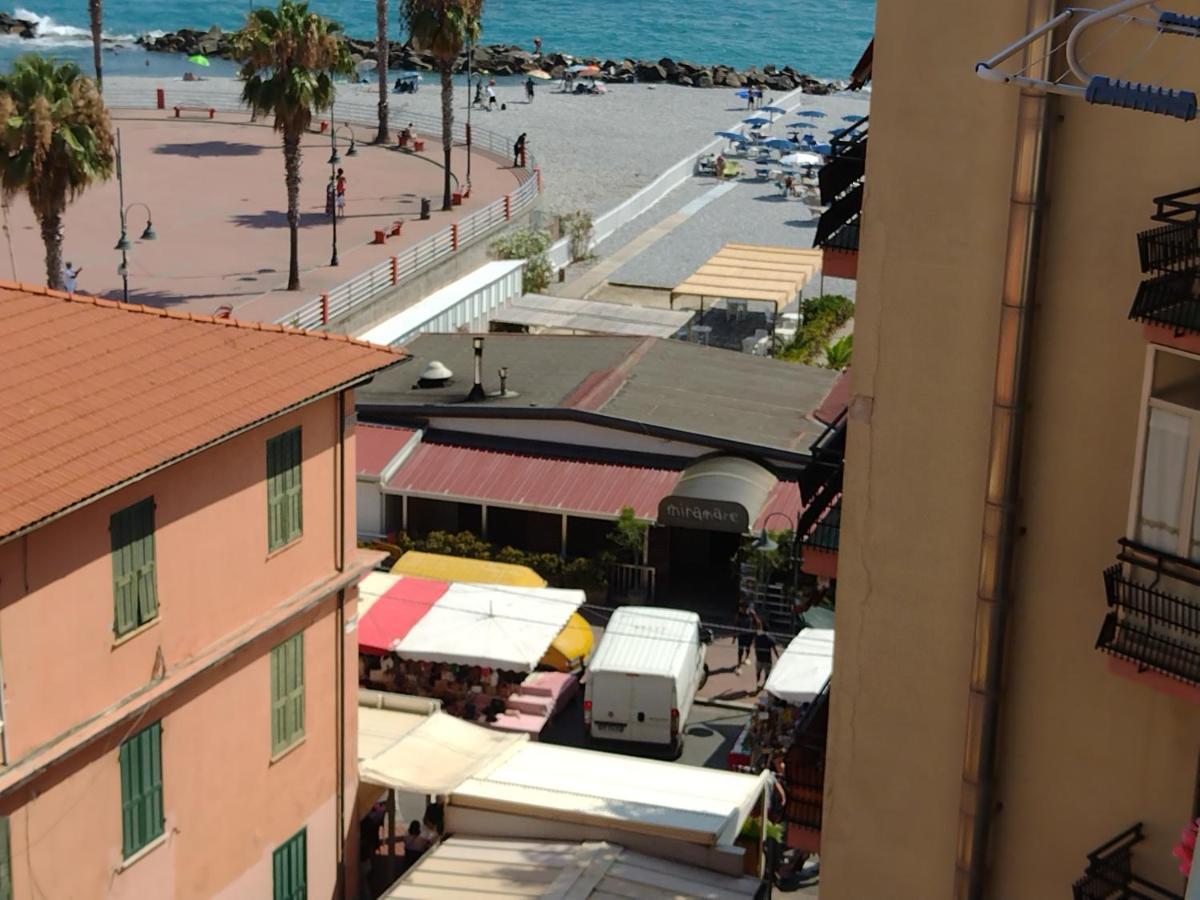 Casa Fronte Mare Ventimiglia Exterior foto